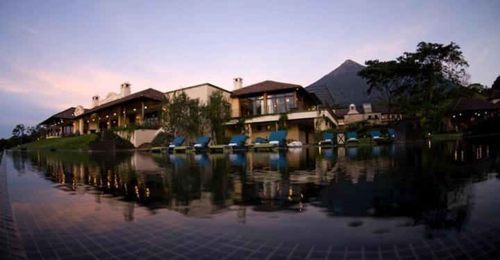 Hotel La Reunion Golf Resort And Residences Antigua Exteriör bild