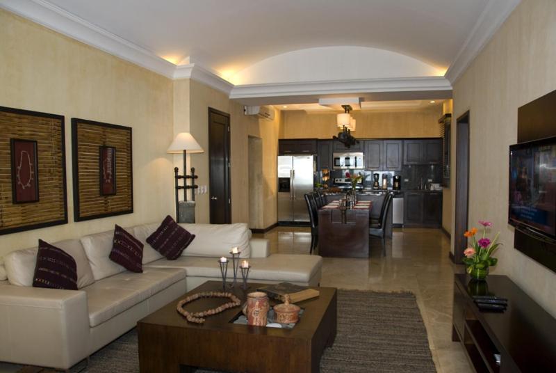 Hotel La Reunion Golf Resort And Residences Antigua Exteriör bild