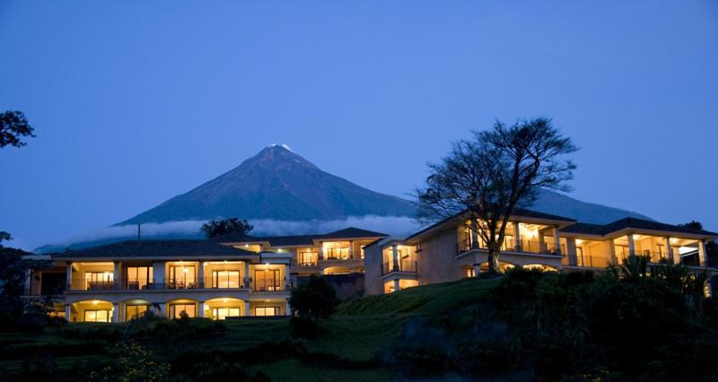 Hotel La Reunion Golf Resort And Residences Antigua Exteriör bild