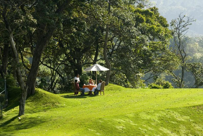 Hotel La Reunion Golf Resort And Residences Antigua Exteriör bild